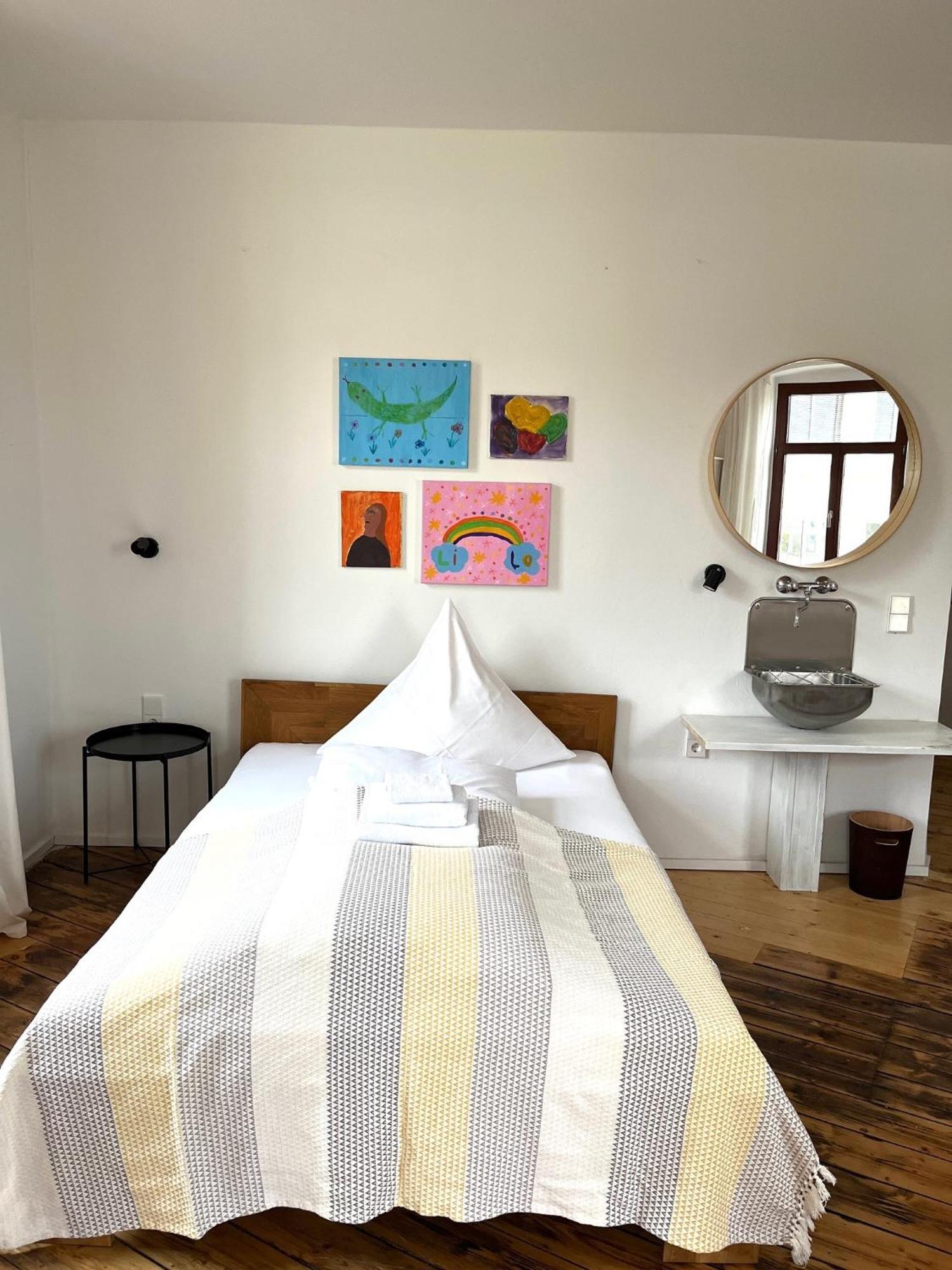 Kuenstlerzimmer Im Kulturhaus Haeselburg Gera Eksteriør billede
