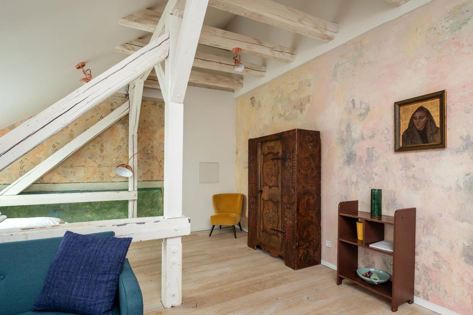 Kuenstlerzimmer Im Kulturhaus Haeselburg Gera Værelse billede